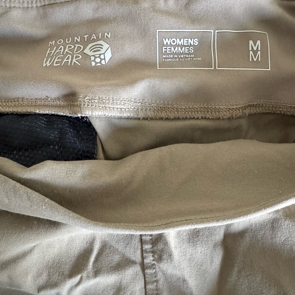 Mountain Hardwear Women's Brown Cargo Shorts - Picture 4 of 4